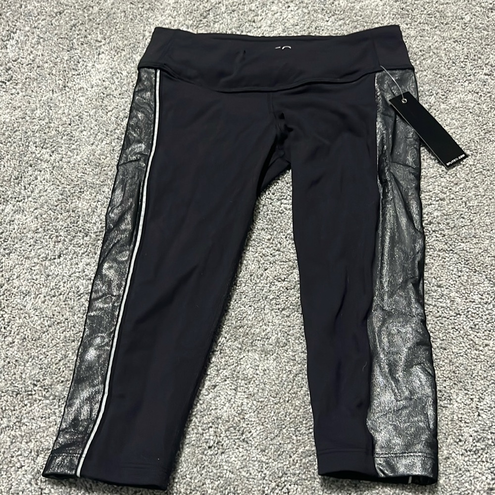 NWT splits 59 capri pants leggings size small black & silver
